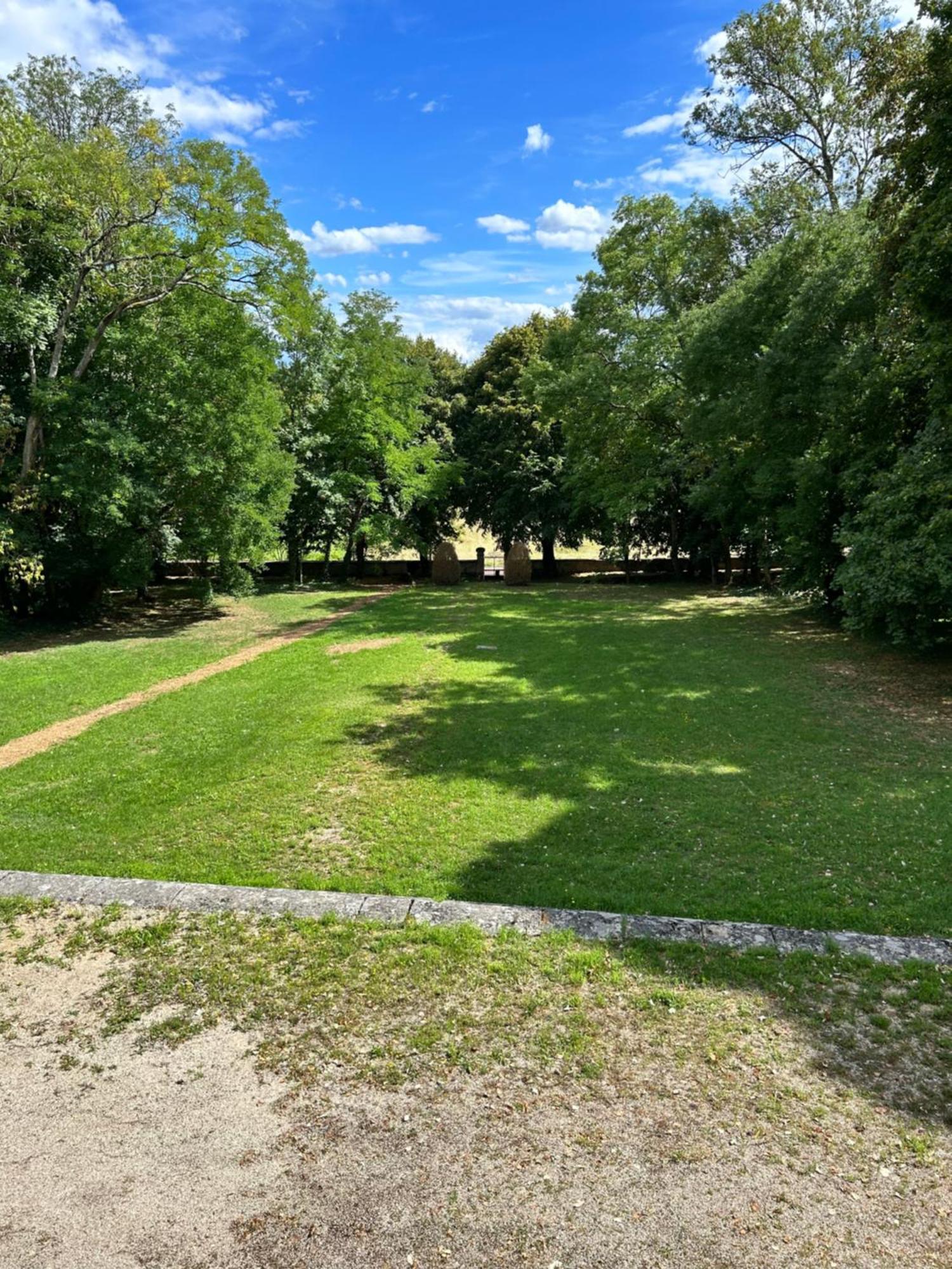 Le Parc Villa Coulanges-sur-Yonne ภายนอก รูปภาพ