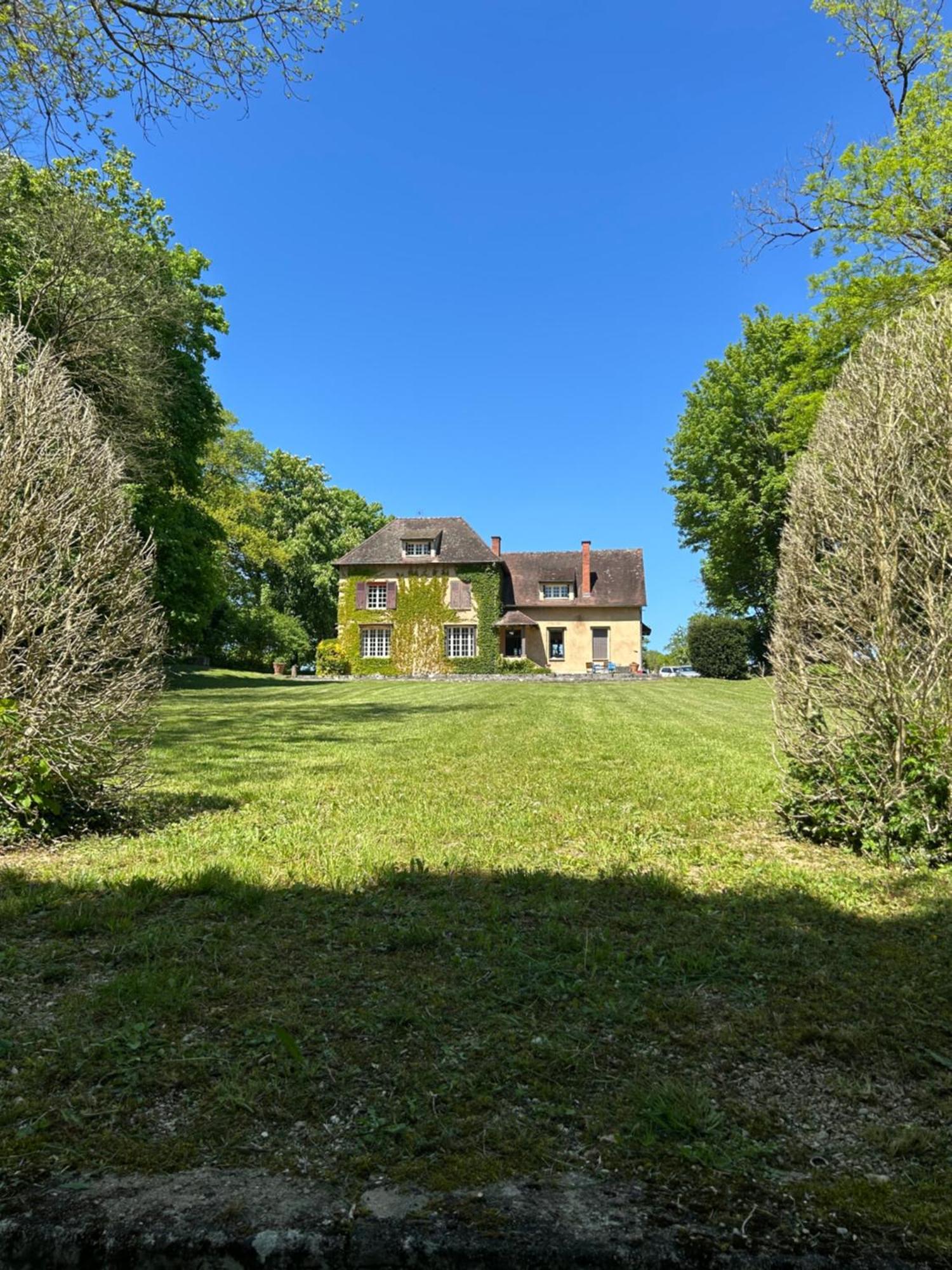 Le Parc Villa Coulanges-sur-Yonne ภายนอก รูปภาพ